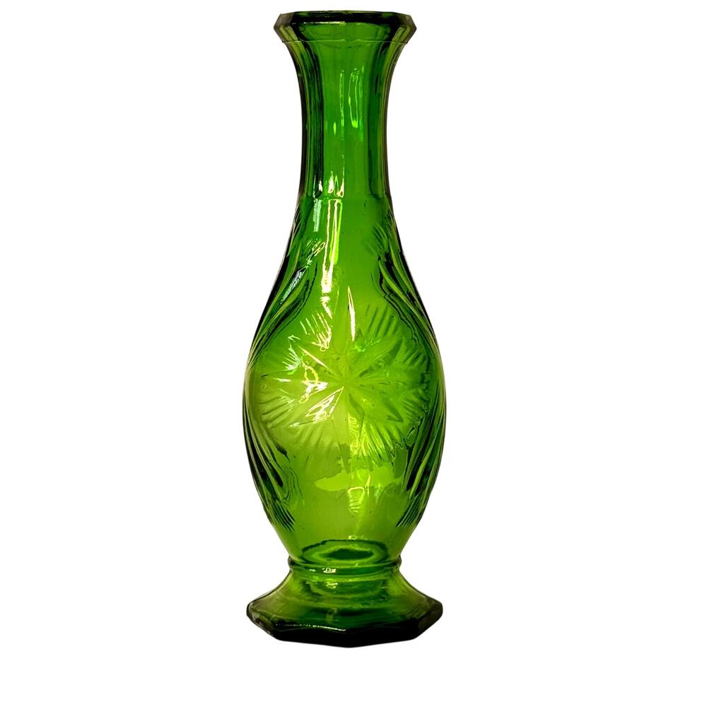 Emerald Green Starburst Pattern Antique Glass Bud Wildflower Vase 7"